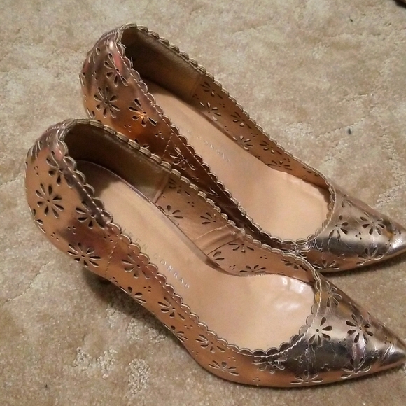 Lauren Conrad, Gold, Floral Patterned Heels - Picture 1 of 4